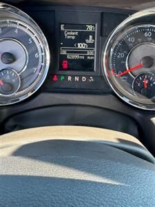 2016 Chrysler Town and Country Touring   - Photo 12 - Savannah, TN 38372-9999