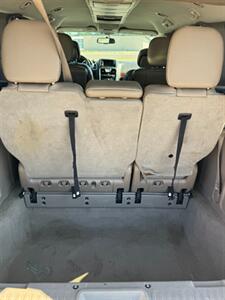 2016 Chrysler Town and Country Touring   - Photo 17 - Savannah, TN 38372-9999