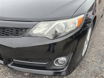 2013 Toyota Camry SE   - Photo 18 - East Dundee, IL 60118