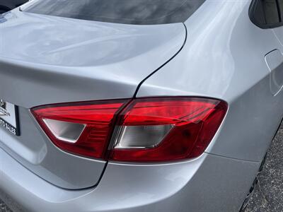 2018 Chevrolet Cruze LS - Photo 20 - East Dundee, IL 60118