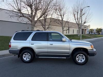 2000 Toyota 4Runner SR5 V6  With New Timing Belt And Water Pump - Photo 2 - Irvine, CA 92614