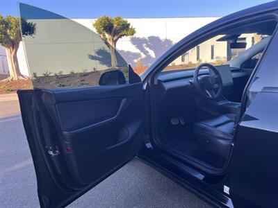2021 Tesla Model Y Performance AWD  Dual Motor With Navigation, Back Up Camera And Leather - Photo 15 - Irvine, CA 92614