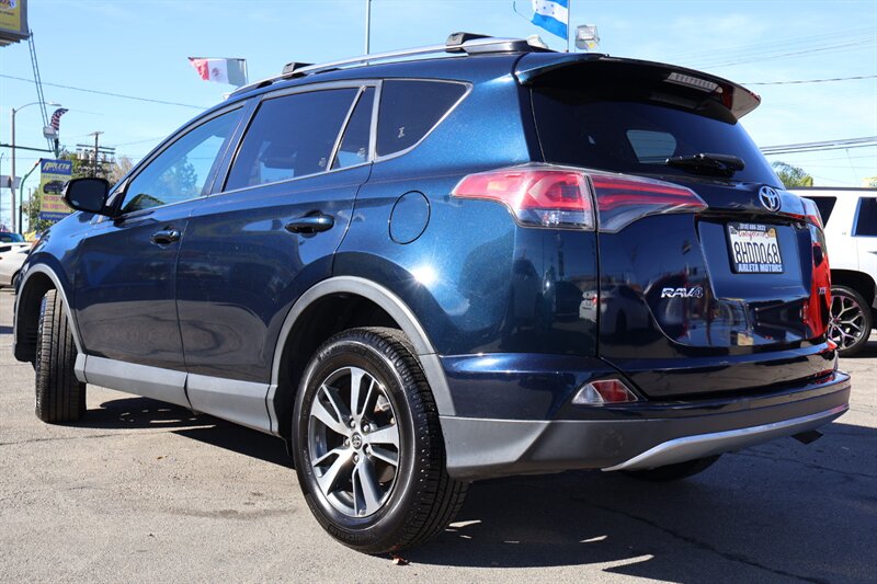 2018 Toyota RAV4 XLE - Photo 2 - Arleta, CA 91331