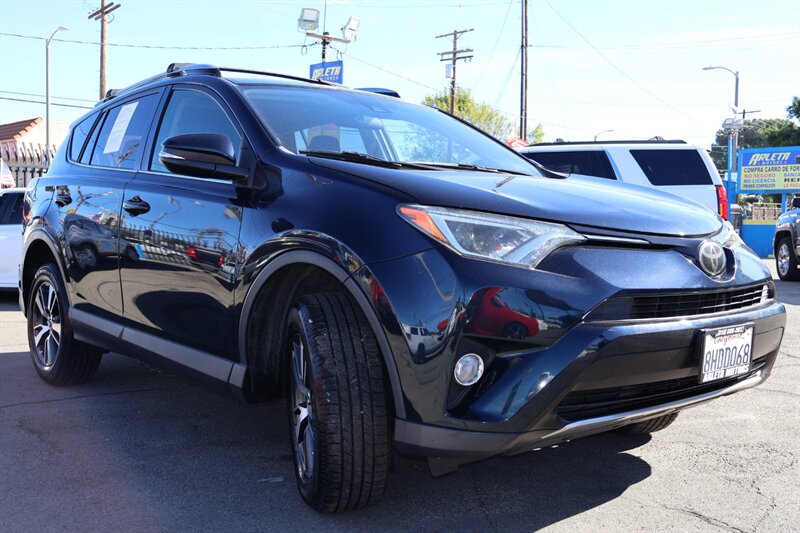 2018 Toyota RAV4 XLE - Photo 5 - Arleta, CA 91331