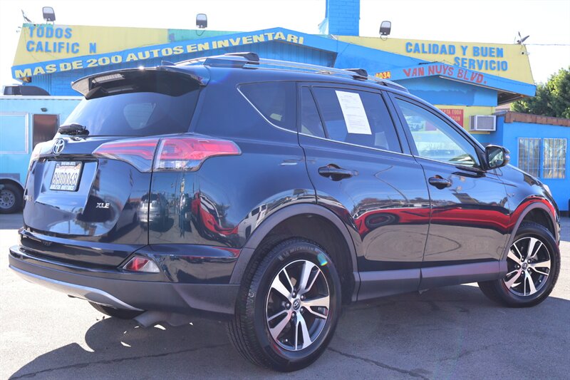 2018 Toyota RAV4 XLE - Photo 4 - Arleta, CA 91331