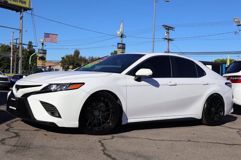 2018 Toyota Camry SE  