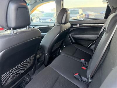 2014 Kia Sorento LX *NO ACCIDENTS, ONE OWNER* - Photo 10 - Edmonton, AB T5S 1R1