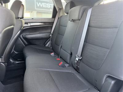 2014 Kia Sorento LX *NO ACCIDENTS, ONE OWNER* - Photo 11 - Edmonton, AB T5S 1R1