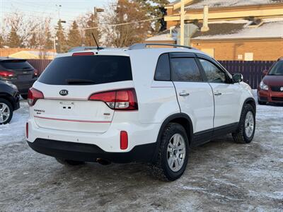 2014 Kia Sorento LX *NO ACCIDENTS, ONE OWNER* - Photo 5 - Edmonton, AB T5S 1R1