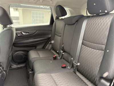 2017 Nissan Rogue SV *NO ACCIDENTS* - Photo 11 - Edmonton, AB T5S 1R1