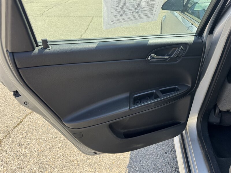 2013 Chevrolet Impala LT Fleet - Photo 10 - Meridian, ID 83642