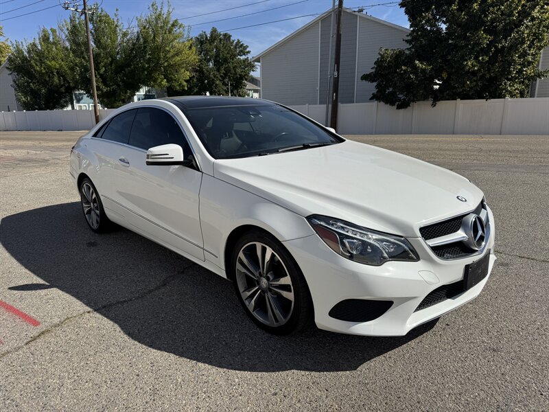 2017 Mercedes-Benz E 400 4MATIC  