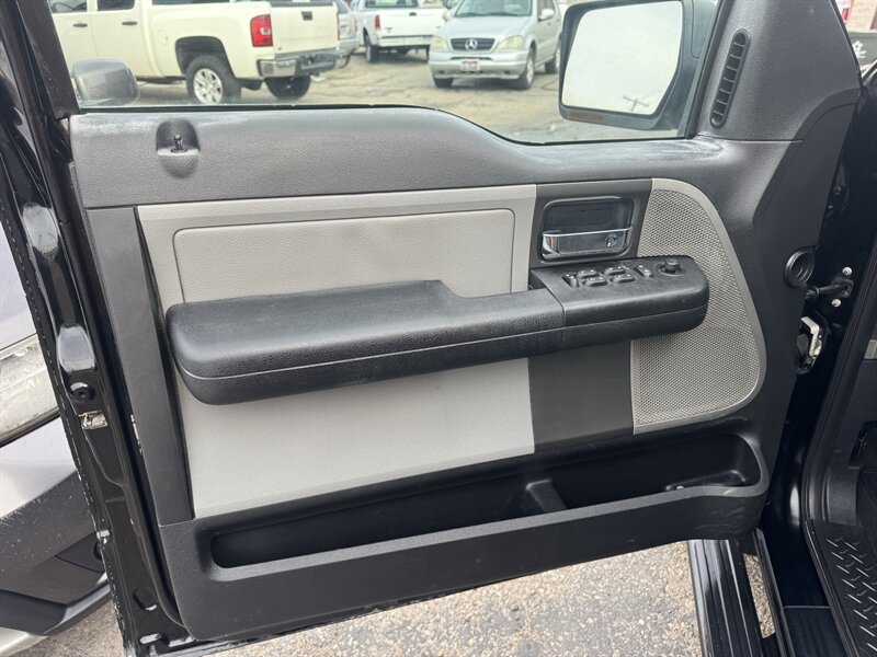 2004 Ford F-150 Lariat 4dr SuperCab Lariat - Photo 9 - Meridian, ID 83642