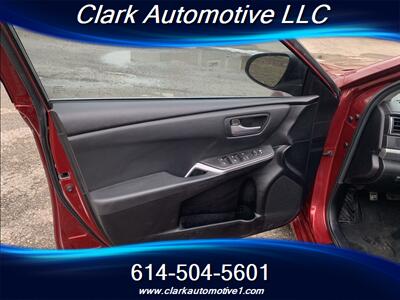 2015 Toyota Camry LE   - Photo 10 - Plain City, OH 43064