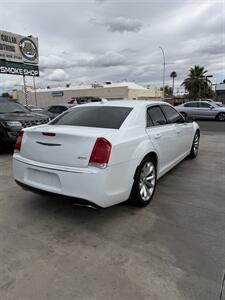 2017 Chrysler 300 Limited - Photo 5 - Phoenix, AZ 85008