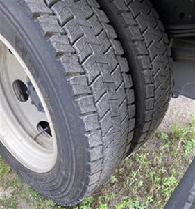 2022 Isuzu NQR   - Photo 4 - Geneva, OH 44041