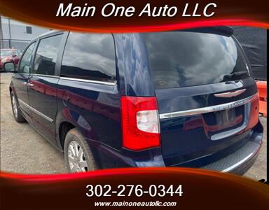 2012 Chrysler Town and Country Touring-L   - Photo 4 - New Castle, DE 19720