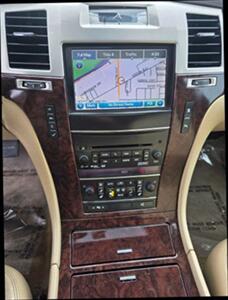 2011 Cadillac Escalade Hybrid Hybrid Sport Utility 4D   - Photo 17 - Sacramento, CA 95821