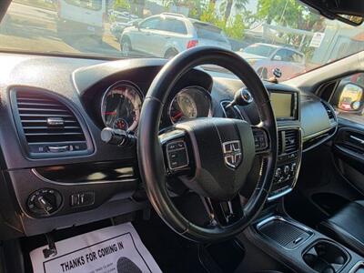 2017 Dodge Grand Caravan SXT Minivan 4D   - Photo 12 - Sacramento, CA 95821