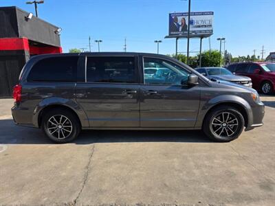 2017 Dodge Grand Caravan SXT Minivan 4D   - Photo 8 - Sacramento, CA 95821