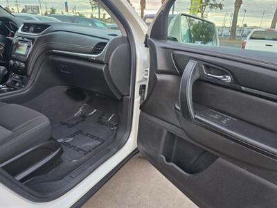 2015 Chevrolet Traverse LT Sport Utility 4D - Photo 25 - Sacramento, CA 95821