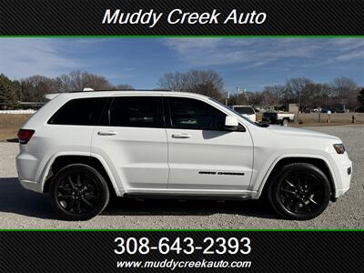 2017 Jeep Grand Cherokee Altitude   - Photo 2 - Merna, NE 68856
