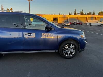 2019 Nissan Pathfinder S   - Photo 6 - Sacramento, CA 95825