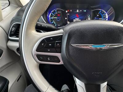 2018 Chrysler Pacifica Hybrid Limited   - Photo 14 - Sacramento, CA 95825