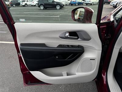 2018 Chrysler Pacifica Hybrid Limited   - Photo 23 - Sacramento, CA 95825