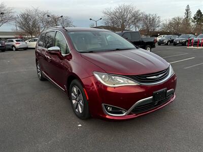 2018 Chrysler Pacifica Hybrid Limited   - Photo 2 - Sacramento, CA 95825
