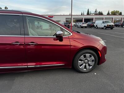 2018 Chrysler Pacifica Hybrid Limited   - Photo 7 - Sacramento, CA 95825