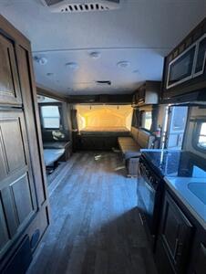 2021 ROCKWOOD ROO 233S   - Photo 10 - Knightdale, NC 27545