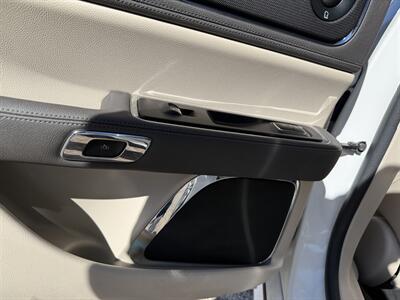 2020 Lincoln Continental Standard   - Photo 32 - Albuquerque, NM 87107