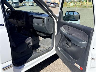 2002 GMC Sierra 1500 Work Truck 2dr Regular Cab Work Truck - Photo 12 - Albuquerque, NM 87107