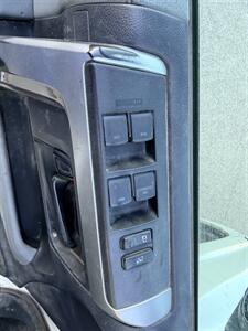 2011 Toyota 4Runner SR5   - Photo 12 - Albuquerque, NM 87107