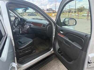 2010 Chevrolet Suburban LT   - Photo 14 - Albuquerque, NM 87107