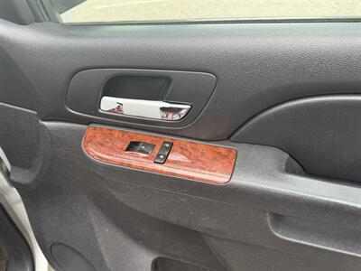 2010 Chevrolet Suburban LT   - Photo 15 - Albuquerque, NM 87107