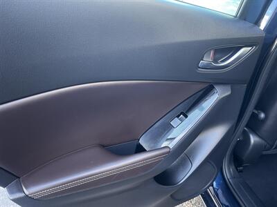 2018 Mazda Mazda3 Touring   - Photo 11 - Peabody, MA 01960