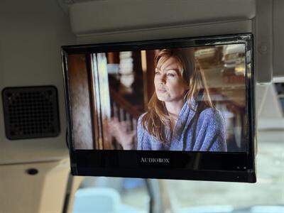 2002 Winnebago Rialta 22QD - Photo 7 - Brea, CA 92822