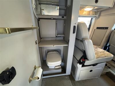 2002 Winnebago Rialta 22QD - Photo 29 - Brea, CA 92822