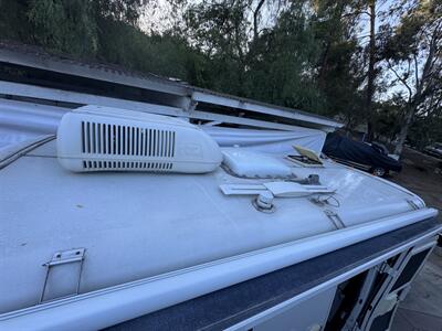 2002 Winnebago Rialta 22QD - Photo 12 - Brea, CA 92822