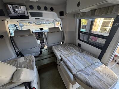 2002 Winnebago Rialta 22QD - Photo 11 - Brea, CA 92822