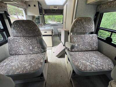 2002 Winnebago Rialta 22QD   - Photo 7 - Brea, CA 92822