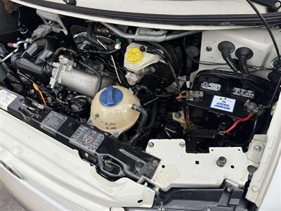 2002 Winnebago Rialta 22QD   - Photo 9 - Brea, CA 92822