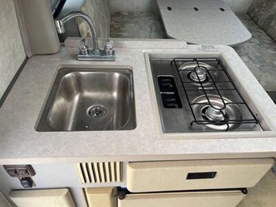 2002 Winnebago Rialta camper van - Photo 29 - Brea, CA 92822