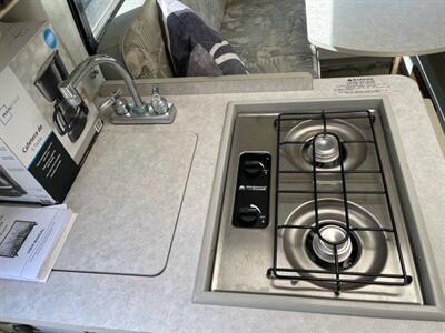 2002 Winnebago Rialta camper van - Photo 17 - Brea, CA 92822