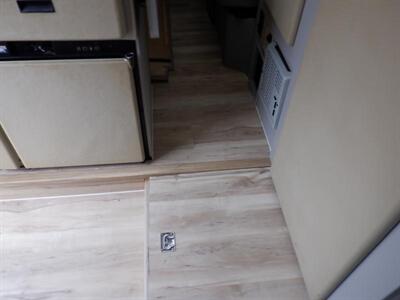 2002 Winnebago Rialta camper van - Photo 38 - Brea, CA 92822