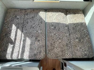 2002 Winnebago Rialta camper van - Photo 15 - Brea, CA 92822