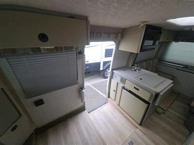 2002 Winnebago Rialta camper van - Photo 45 - Brea, CA 92822