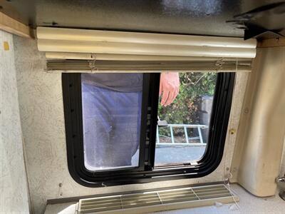 2002 Winnebago Rialta camper van - Photo 25 - Brea, CA 92822